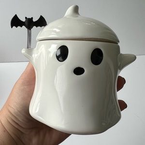 Ghost Canister with bat